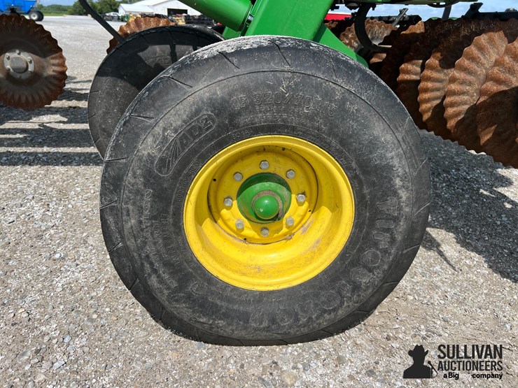 2021-john-deere-2660vt-image-9