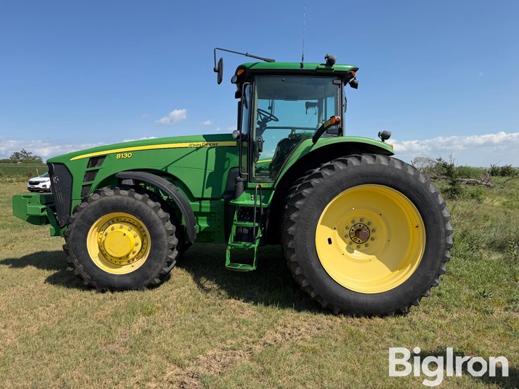 john-deere-8130-image-4