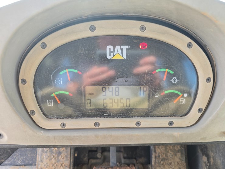 caterpillar-953d-image-90