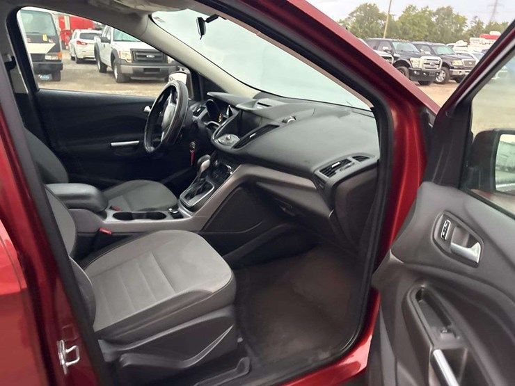 2014-ford-escape-se-image-13
