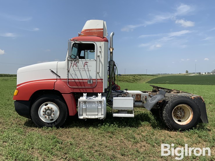 1991-freightliner-fld112-image-8