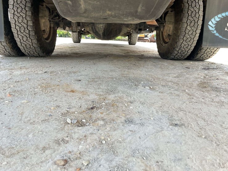 2021-chevrolet-silverado-3500-image-24