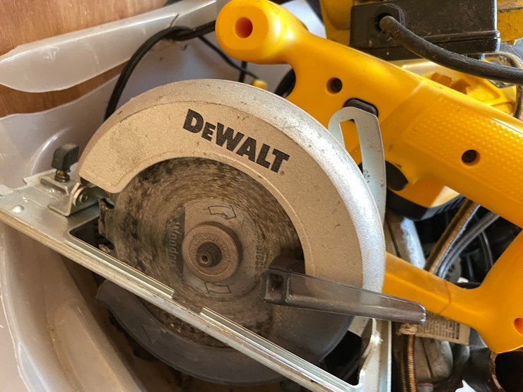#10139-•-tote-of-dewalt-tools-image-4