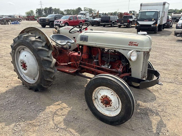 1951-ford-8n-image-5