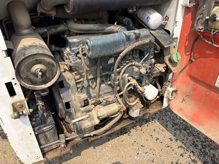 2007-bobcat-s160-image-11