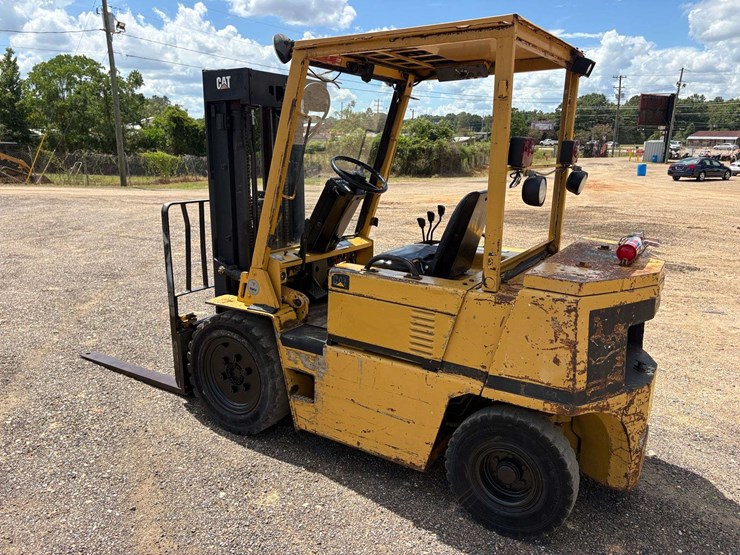caterpillar-v50d-image-2