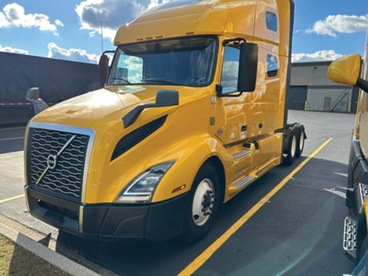 2022-volvo-vnl-760-image-1