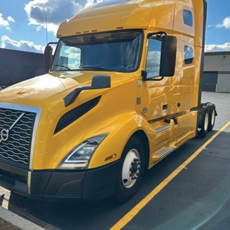2022 VOLVO VNL 760