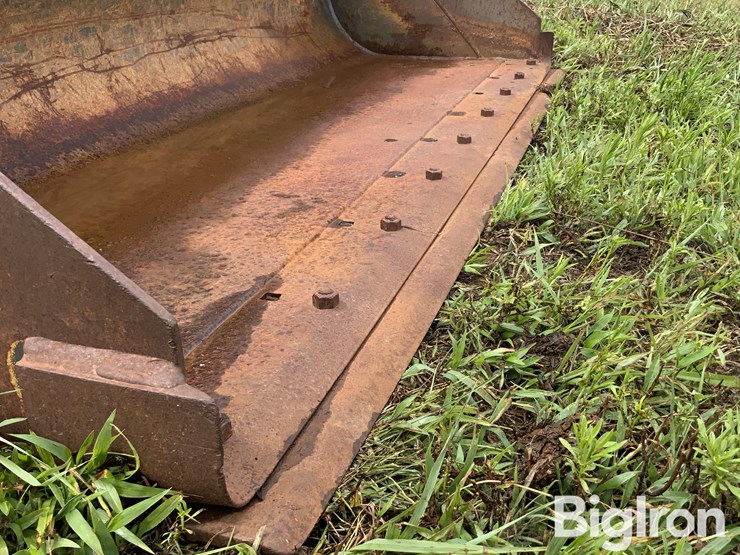 cnh-78"-heavy-duty-low-profile-skid-steer-bucket-image-12