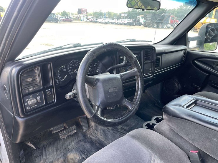 2002-gmc-sierra-2500-image-11