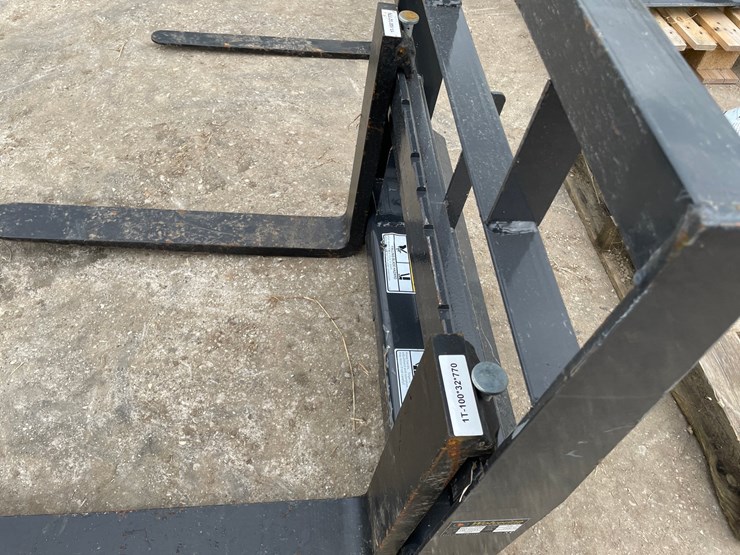 #9785-•-mini-skid-steer-pallet-fork-attachment-image-5