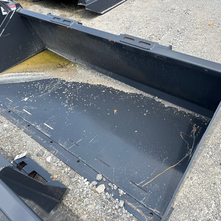#72 • 76” SKID STEER SMOOTH BUCKET