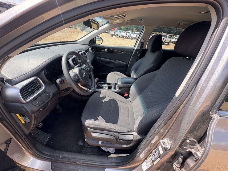 2017-kia-sorento-image-12