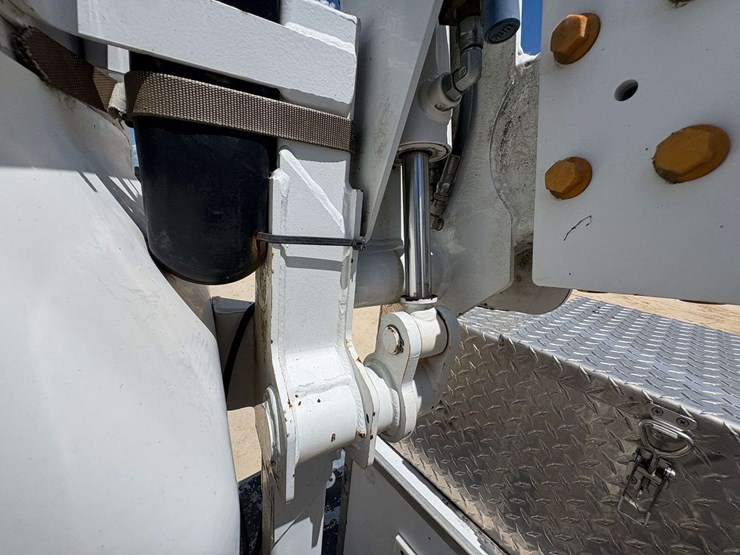 2012-altec-at200a-image-48