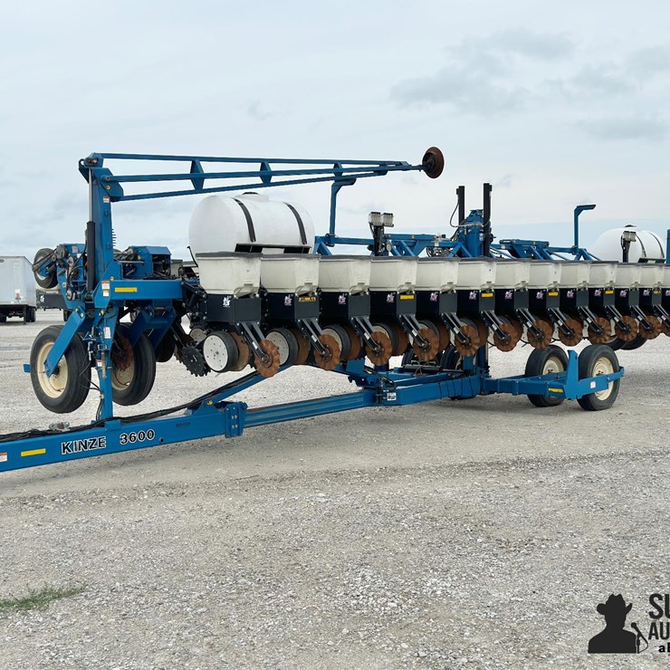 2008 KINZE 3600