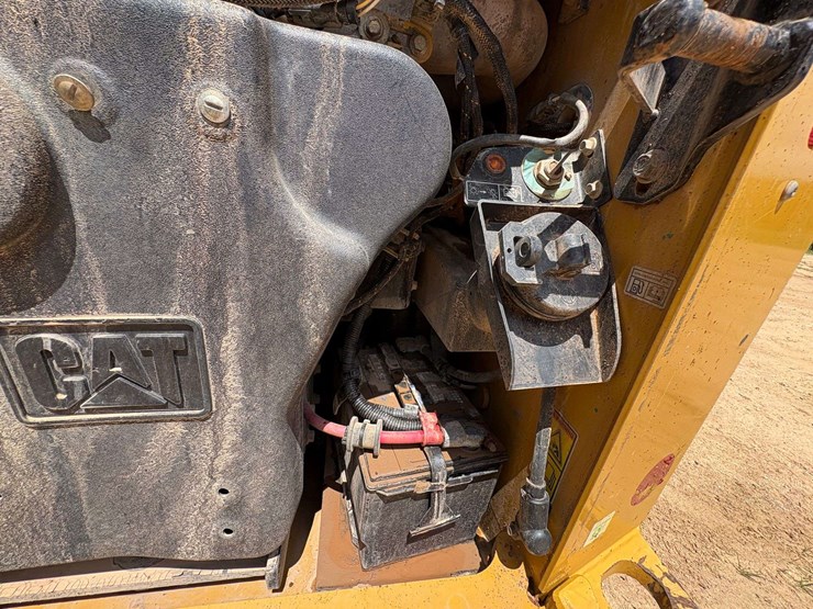 2019-caterpillar-299d2-image-30