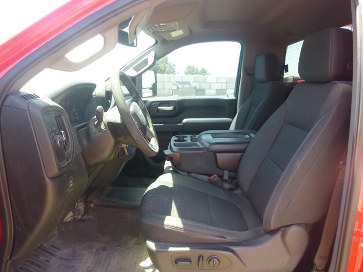 2020-chevrolet-2500-image-9