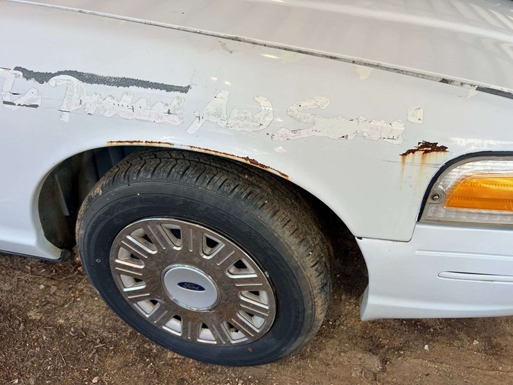 2004-ford-crown-vic-(211,135-miles)-image-22