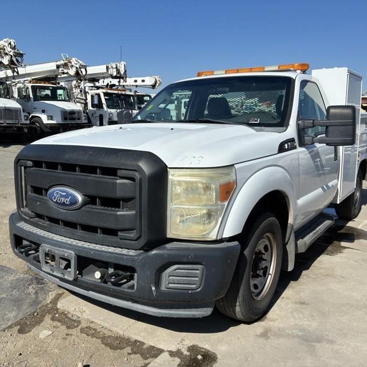 2011 FORD F350