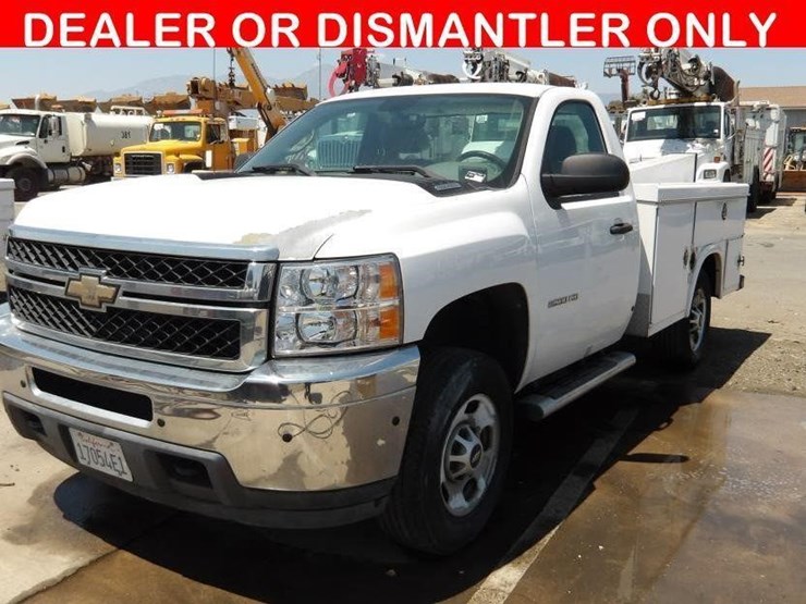 2011-chevrolet-silverado-2500-image-1