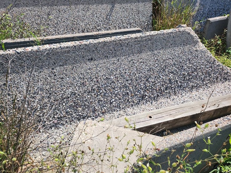 #2821-•-(4)-precast-concrete-feed-bunks-image-4