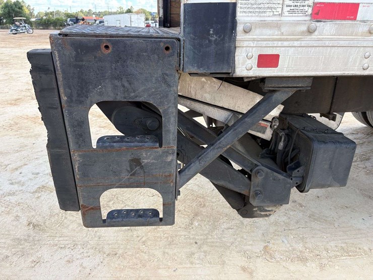 2013-ford-f750-image-29
