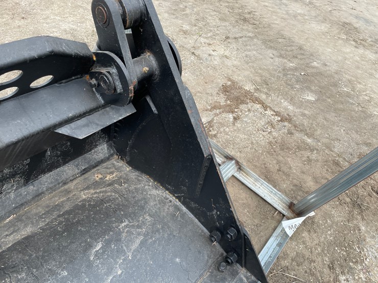 #9788-•-pabreak-72"-skid-steer-4-in-1-bucket-attachment-image-11