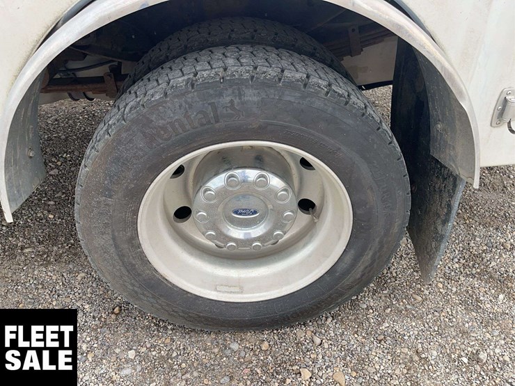 2015-ford-f550-image-11