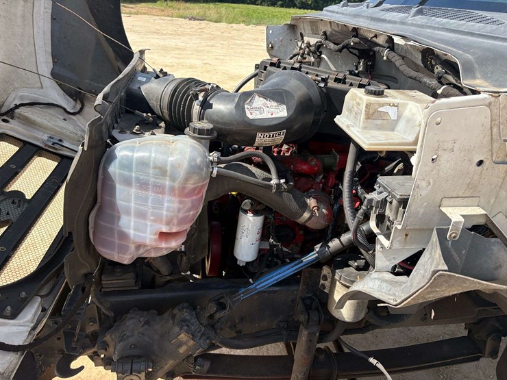 2013-ford-f750-image-32