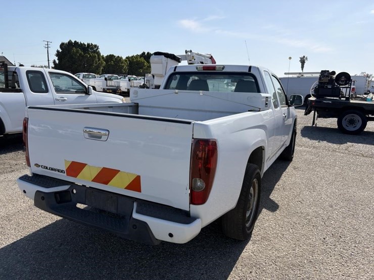 2011-chevrolet-colorado-image-3