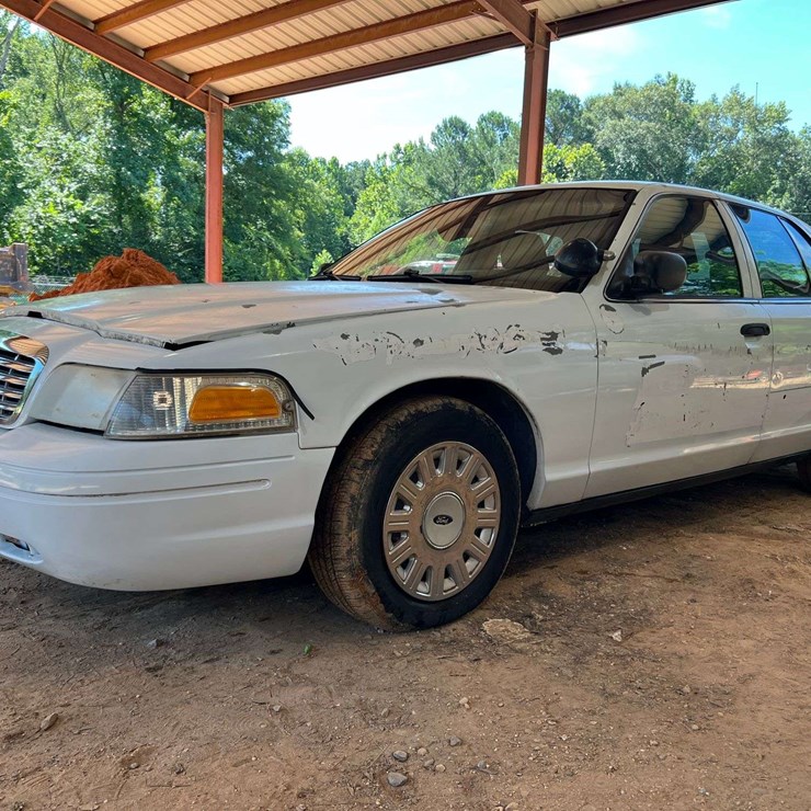 2003 Ford Crown Vic (188,503 Miles)