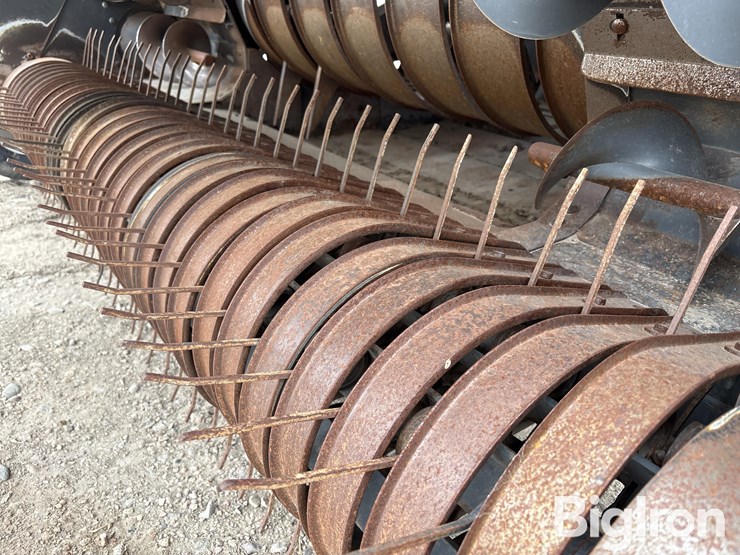2011-massey-ferguson-2190-image-12