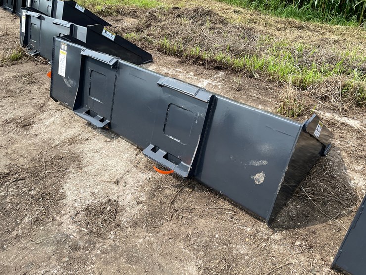 #9815-•-wolverine-82"-bucket-attachment-image-4