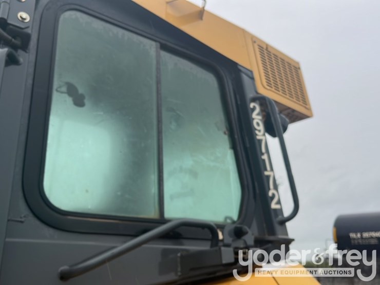 2016-deere-550k-image-16
