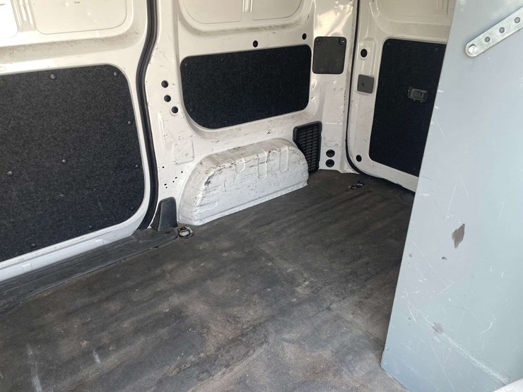 2015-nissan-nv200-image-14