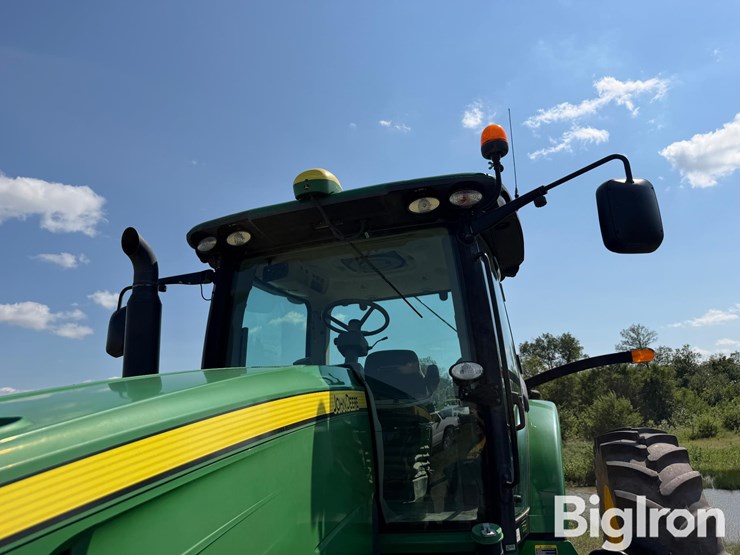john-deere-8235r-image-12