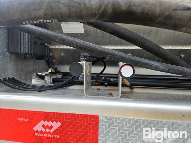 2018-warren-at-45-9-tri/a-bulk-aluminum-feed-trailer-image-18