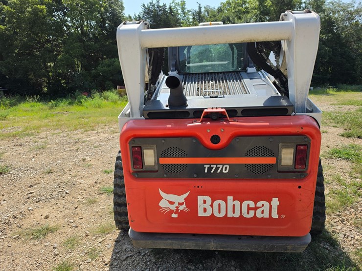 2020-bobcat-t770-image-5