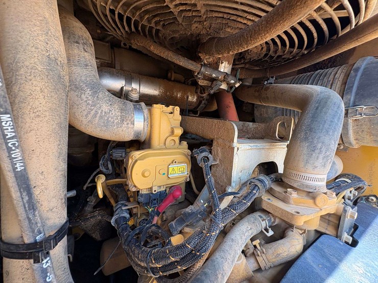 2020-caterpillar-299d3-image-33