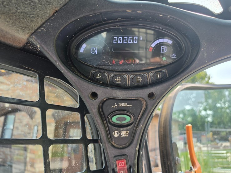 2023-bobcat-t770-image-28