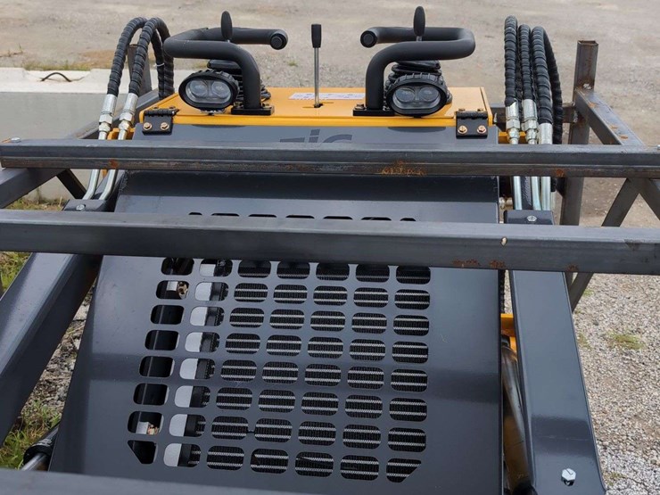 zjg-mini-skid-steer-loader-zj-380-(yellow)---15hp-image-4