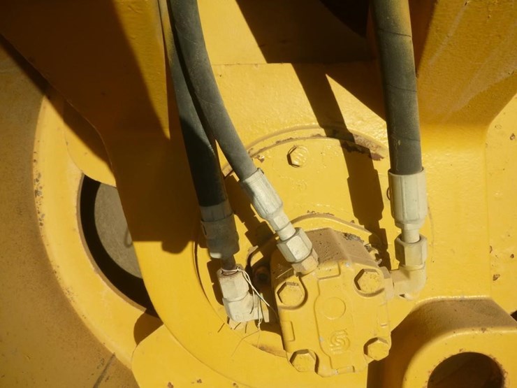 2008-caterpillar-cb34-image-13