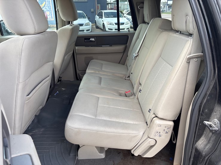 2013-ford-expedition-image-6