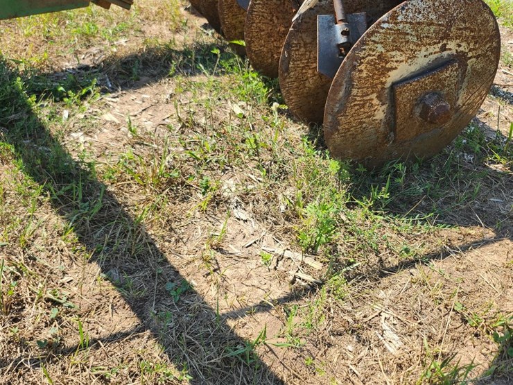 john-deere-235-image-11