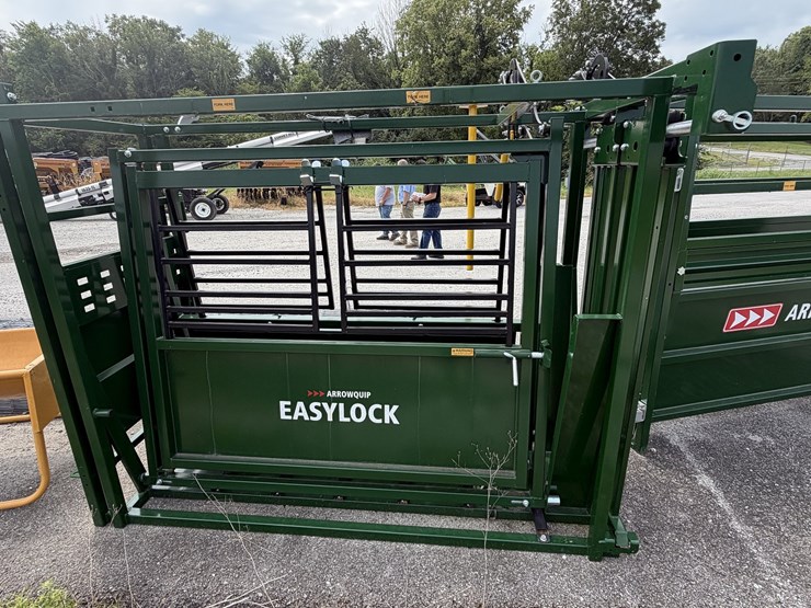new/unused-arrowquip-easylock-33-series-chute-image-3