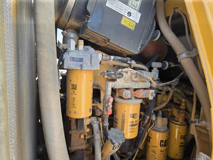 caterpillar-953d-image-65
