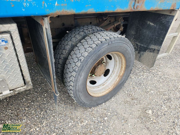 2015-ford-f550-image-13