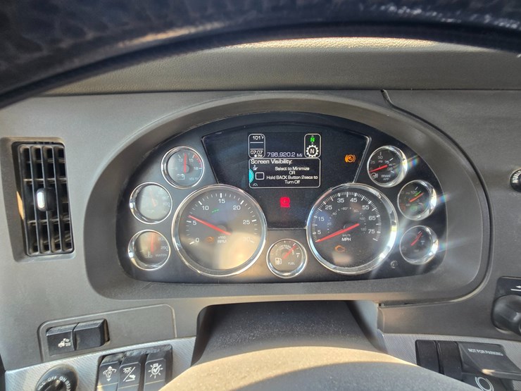 2019-kenworth-t880-image-83