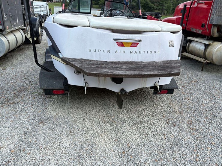2002-smoke-craft-super-air-nautique-boat-image-12