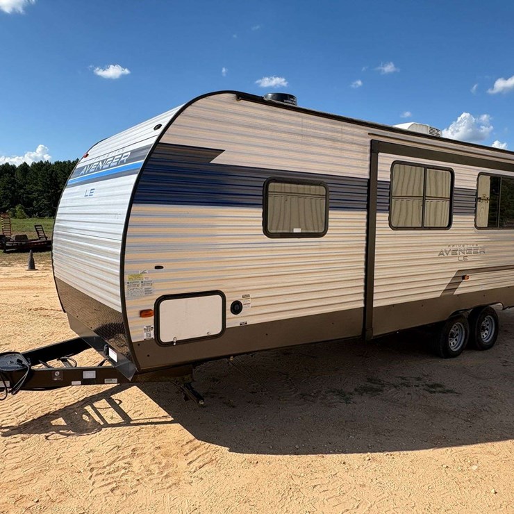 PrimeTime Avenger LE Bumper Pull Travel Trailer